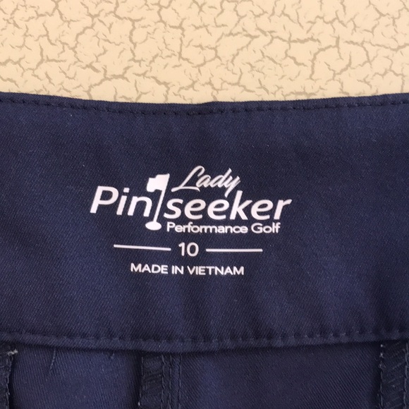 Lady Pinseeker Golf Short. - Picture 4 of 6